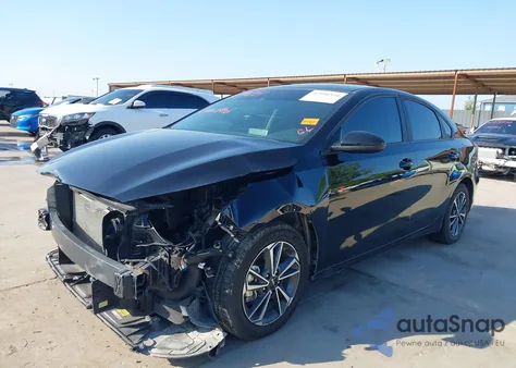 2023 Kia Forte Lxs z USA, uszkodzony, nr VIN 3KPF24AD7PE551718